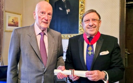 Цар Симеон награди Максим Бехар с Командирски кръст на ордена „Св. Александър“