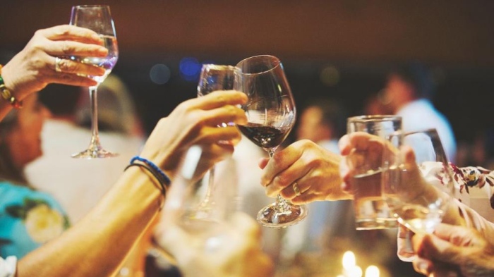 Повод да почерпят: Ето кой празнува имен ден на 19 януари