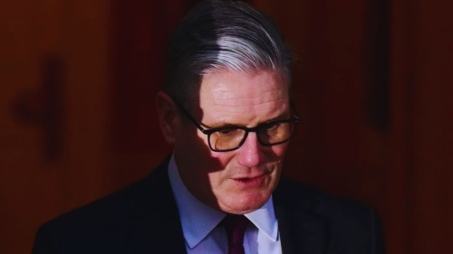 Стармър призовава за спокойствие, докато напрежението около Гренландия расте