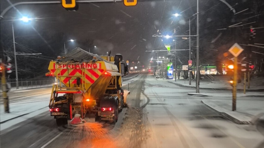 105 снегорина са в готовност при зимни условия в София