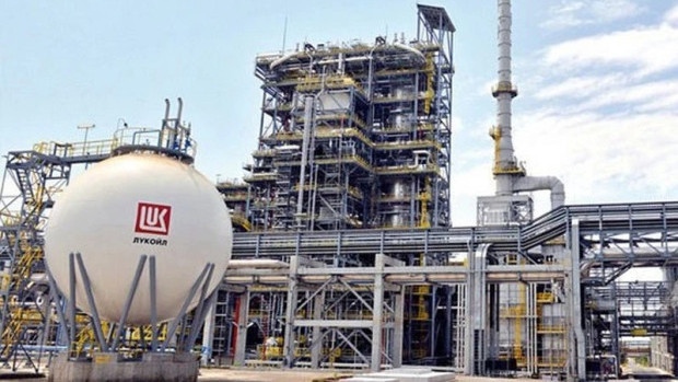 Кои са Carlyle, които се очаква да станат новите собственици на рафинерията в Бургас