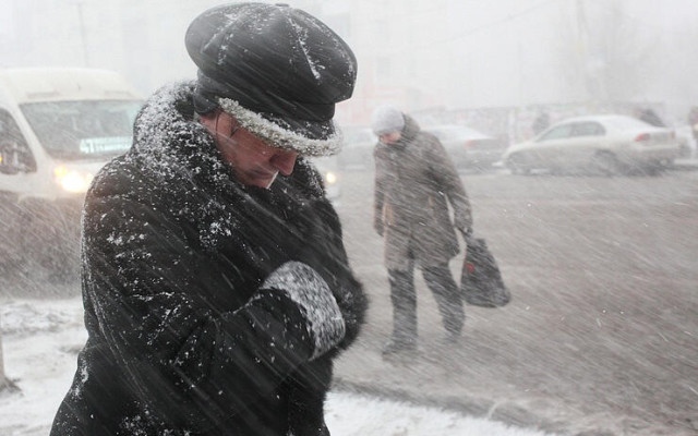 Иде серия ледени дни: Жълт код за сняг, студ и 4 м. вълни по морето