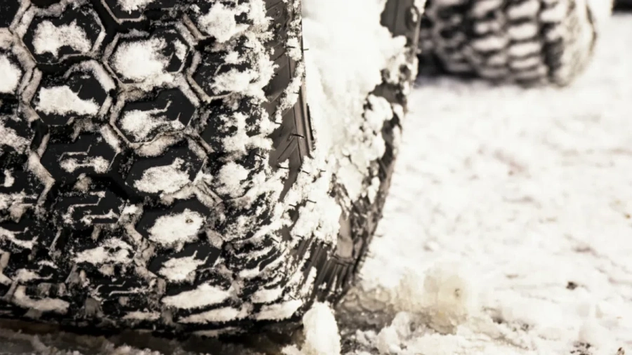 До 15 см е снежната покривка в региона на Хасково