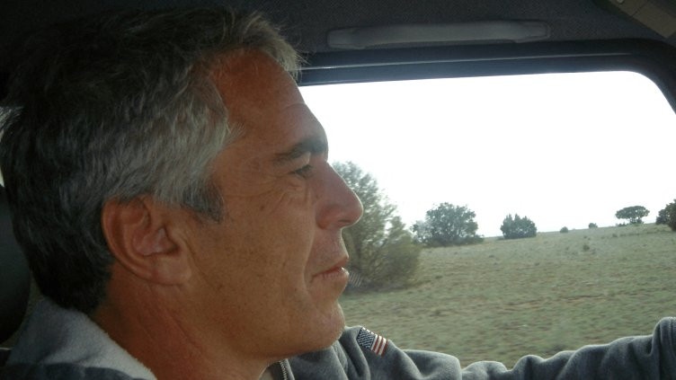 Новите досиета: Джефри Епстийн е имал таен син?