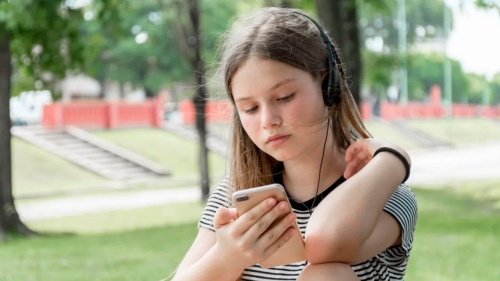 Испания ще забрани достъпа до социалните мрежи за деца под 16-годишна възраст