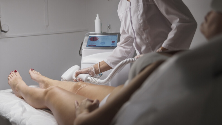 Скандалът с голи кадри от салони за лазерна епилация: Близо 100 души подадоха сигнали, сред тях - и непълнолетни