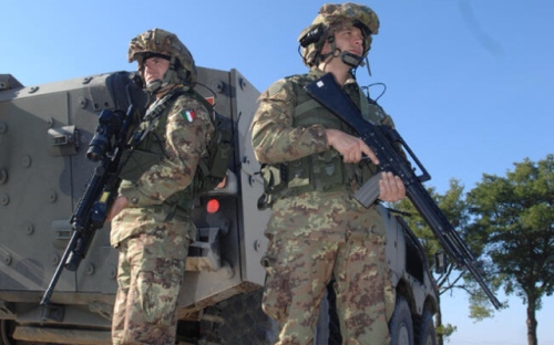 Евродепутат от Люксенбург: ЕС иска да създаде 100-хилядна армия