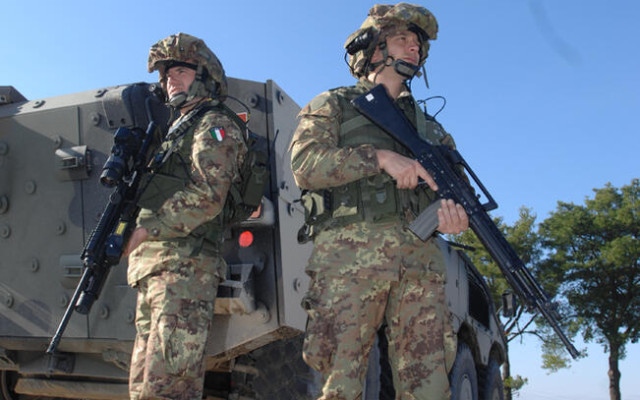 Евродепутат от Люксенбург: ЕС иска да създаде 100-хилядна армия