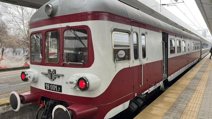 Мартеничка на релси: Празнична ретро мотриса ще пътува от София до Банкя на 1 март