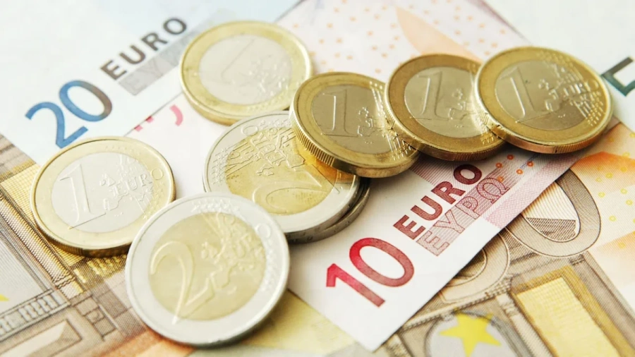 Властта: Процесът по приемане на еврото минава добре. Това е постижение за страната