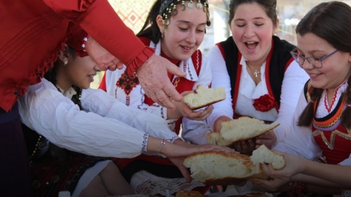 Сирни Заговезни 2026: Дата, обичаи, прошка и подготовка за Великденския пост