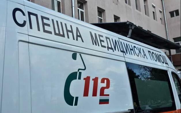 Бус с ученици катастрофира в София, почина шофьорът