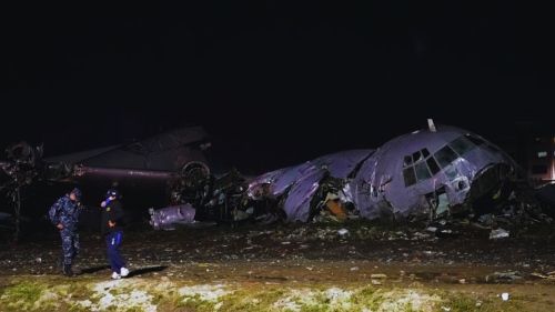 Боливия: Най-малко 20 загинали след катастрофа на военен самолет пълен с пари