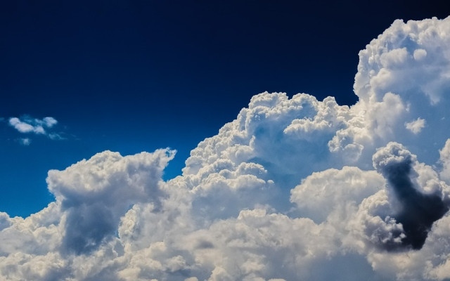 Облачно до обяд, после - слънце, от 10 до 17 градуса в празничния  ден