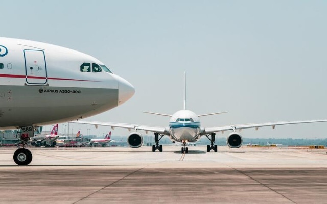 Кацна първият самолет с евакуирани българи от Близкия изток