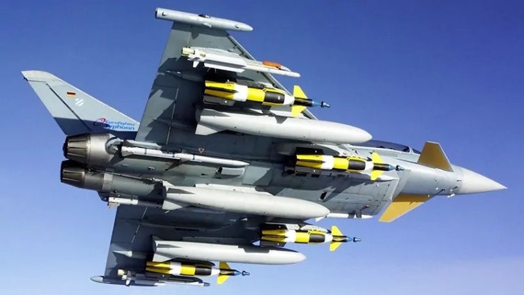 Великобритания изпраща 4 изтребителя в Катар