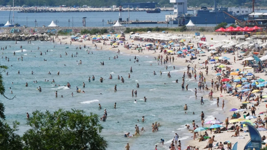 Гръцки и български хотелиери се оплакват от масови откази на туристи