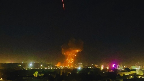 400 загинали при удар по болница в Кабул, напрежението между Пакистан и талибаните ескалира