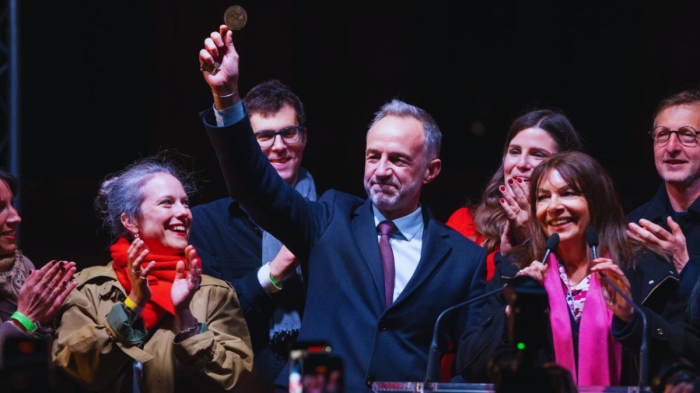 Париж остава червен: Левите във Франция запазват позициите си, крайната десница постигна символични победи