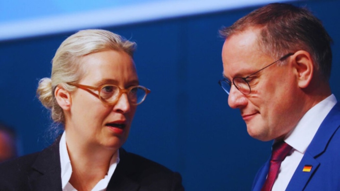 Крайнодясната "Алтернатива за Германия" под подозрение за изтичане на ЕС документи към Русия