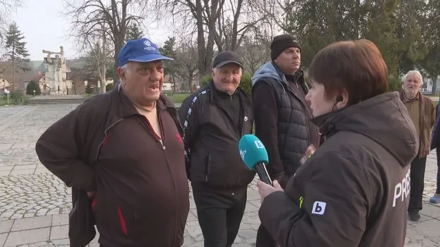 Възрастни хора вземат бързи кредити, за да си плащат сметките за ток