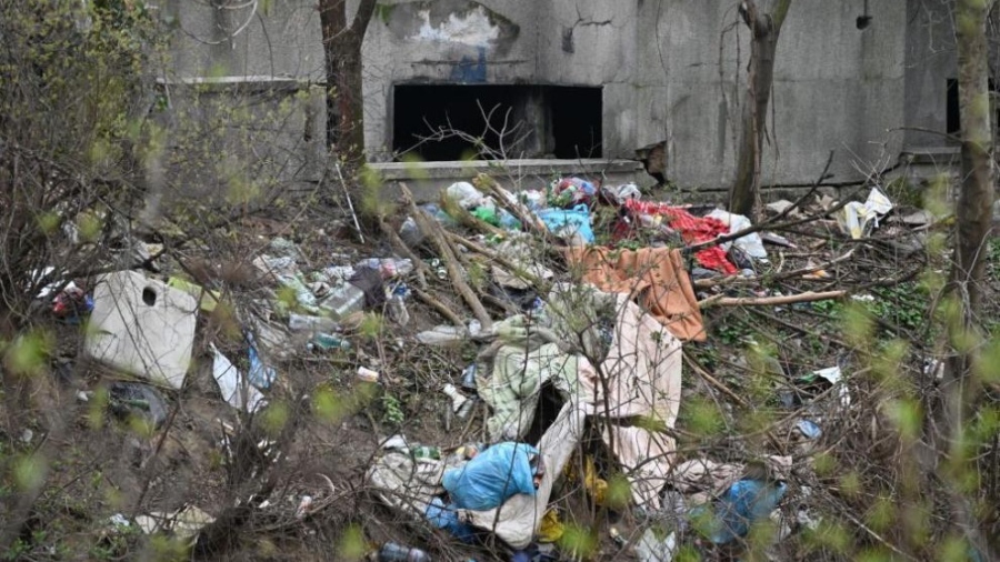 Екологична катастрофа: Боклуци и плъхове над Перловска река в центъра на София