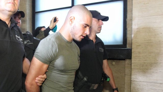 Вътрешният министър: Прокурорският син и още няколко души са нападнали с бухалки служител на ГДБОП