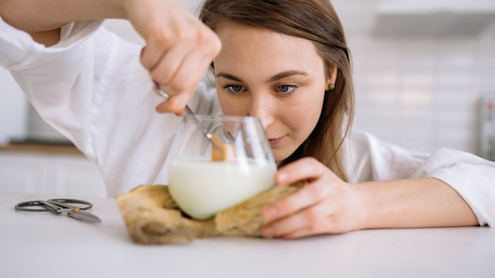 Българското мляко все по-евтино, фермерите го продават на загуба