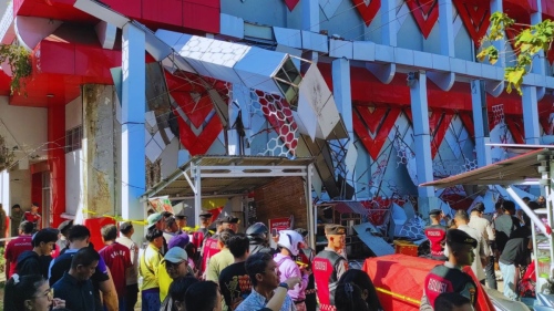 Силно земетресение с магнитуд 7,4 разтърси Индонезия, има жертви и разрушения