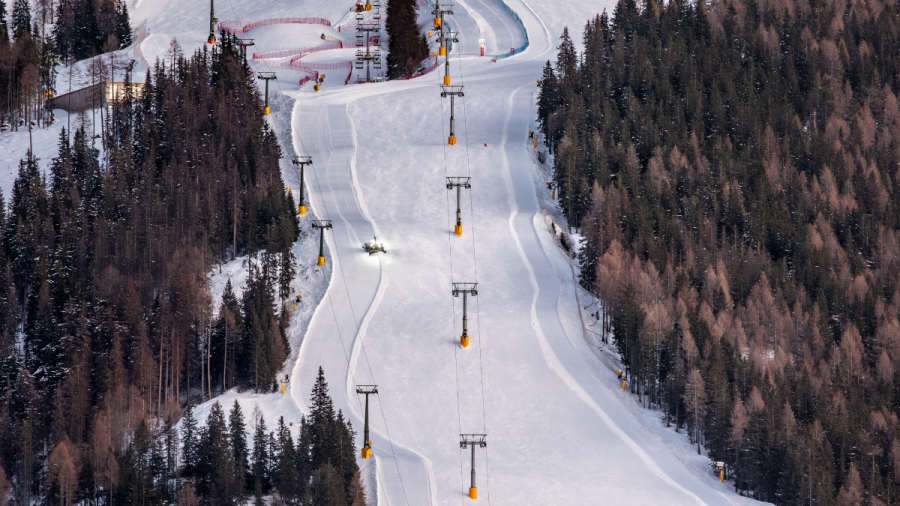 Ски курортите ще работят до края на седмицата, има опасност от лавини в планините