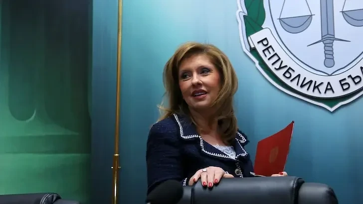 Емилия Русинова отрече тайните пътувания с Петьо Еврото