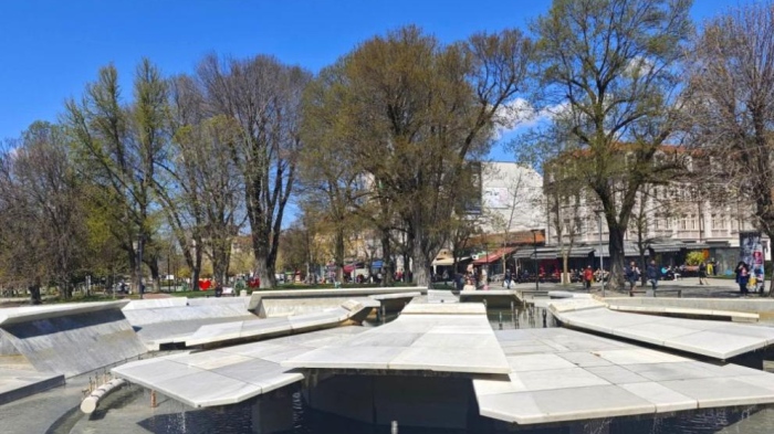 Радост и красота: Пускат фонтаните в Плевен за Великден