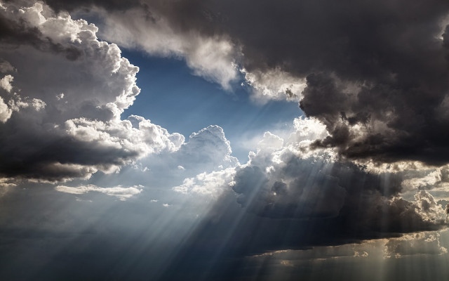 Започва затопляне, с повече слънце днес, но пак иде дъжд през седмицата