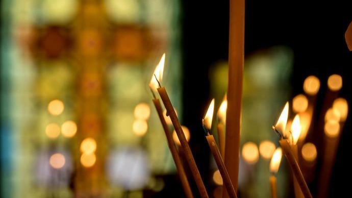 Църквата отваря Царските двери навръх Светли четвъртък