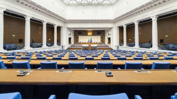 „Алфа Рисърч“: 6 партии влизат в парламента, но голямата интрига за финалния им брой остава