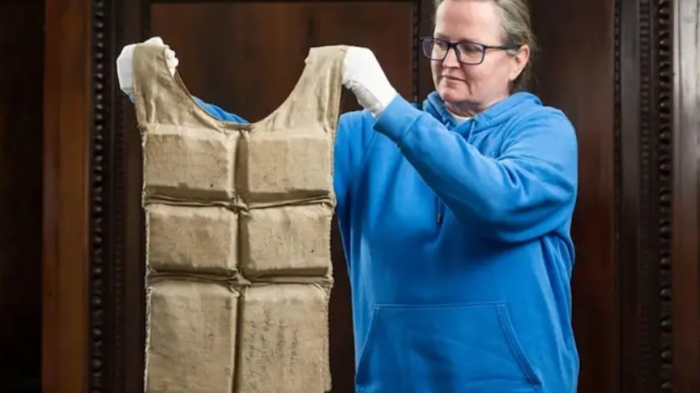 Продадоха спасителна жилетка от кораба "Титаник" за близо милион долара