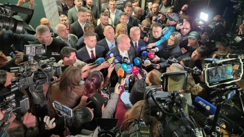 Ройтерс: Настроеният приятелски към Кремъл бивш президент на България е напът да спечели убедитела победа в изборите