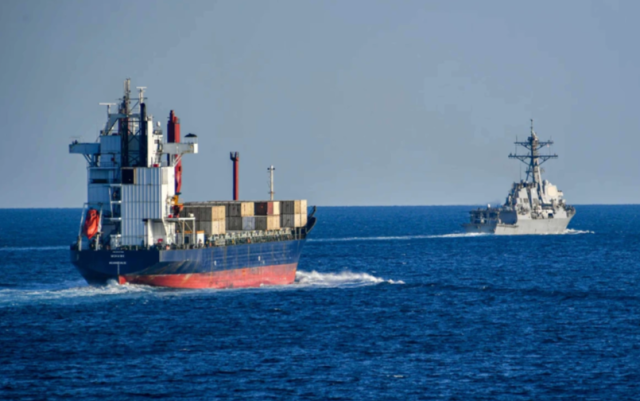 Иран взе два кораба за заложници в Ормузкия проток