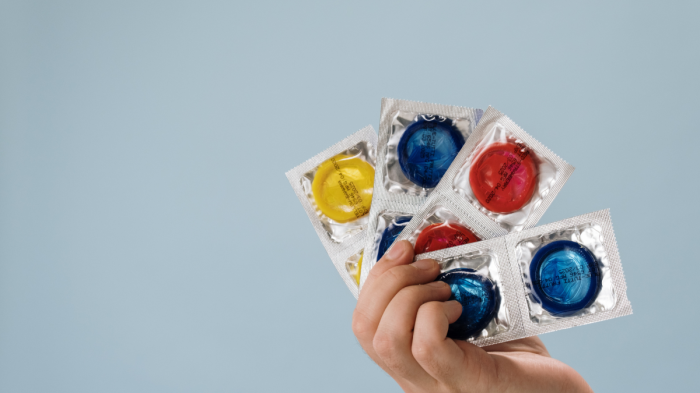 Заради конфликта в Близкия изток: Прогнозират поскъпване на презервативите с до 30%