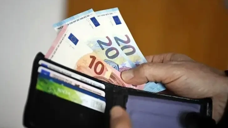 КНСБ: Издръжката на един работещ надхвърли 800 евро