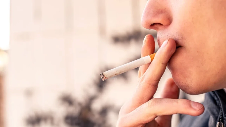 Забраняват тютюнопушенето по плажовете на Рим