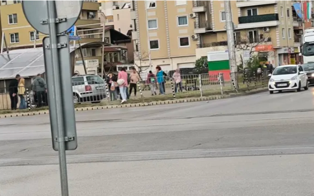 Ужас в София: Кола се вряза в метростанция „Бели Дунав“, шофьорът загина