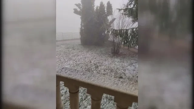 Сняг заваля на хижа Пършевица във Врачанско