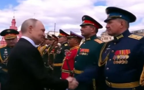 НА ЖИВО Парадът на победата от Червения площад в Москва