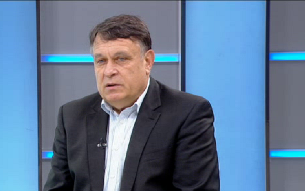 Министър Вълчев: Празнуваме най-светлия си празник