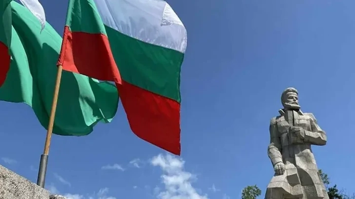 Вой на сирени ще огласи страната в почит на Христо Ботев