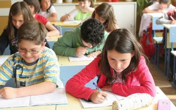 55 000 четвъртокласници се явяват на НВО по БЕЛ в сряда