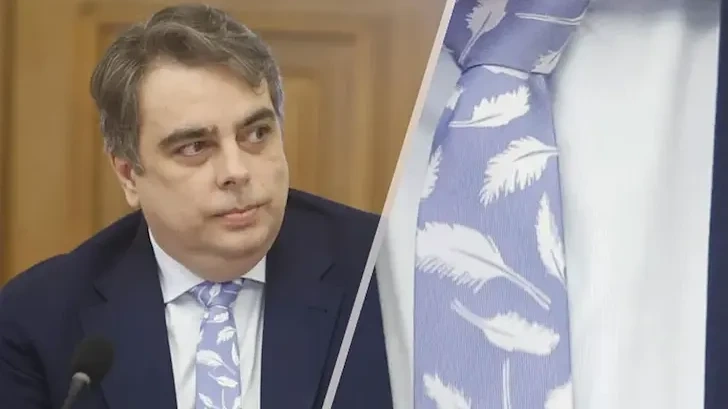 Асен Василев сложи вратовръзка с пера