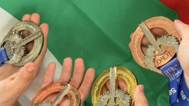 Четири медала за България от световната надпревара по химия