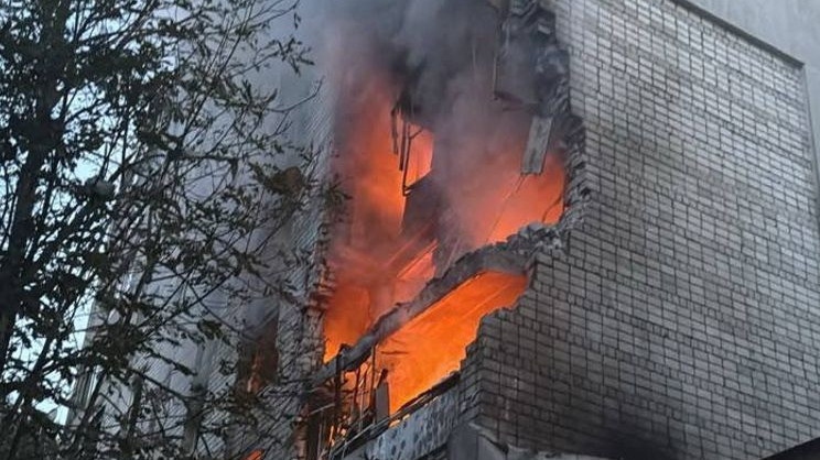 Руски масиран удар уби най-малко осем души в Украйна, сред жертвите има две деца